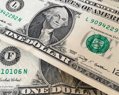 Dólar desvaloriza em dia de agenda fraca e fecha em R$ 4,90, Moedas e  Juros