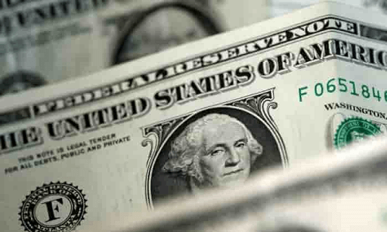 Reta Final: Dólar opera em alta