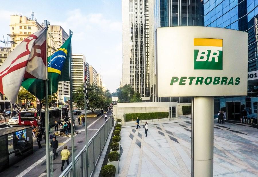Petrobras (PETR4) tem prejuízo no 2º tri; despesas com hedge e PDVs pesam