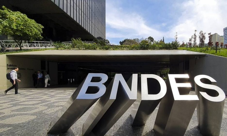 BNDES contrata R$ 3,3 bi em créditos para empresas