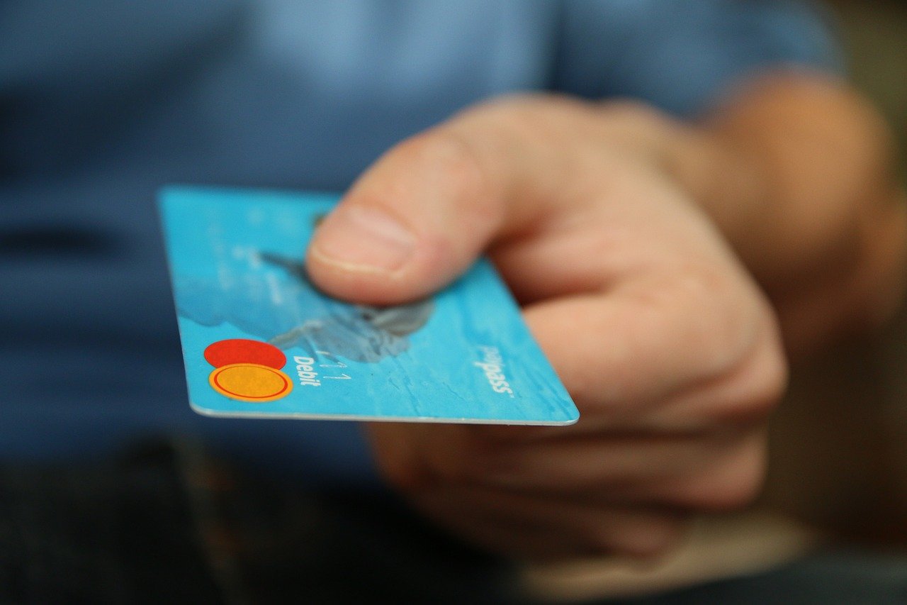 Cartão de Crédito: Câmara aprova PL que limita juros