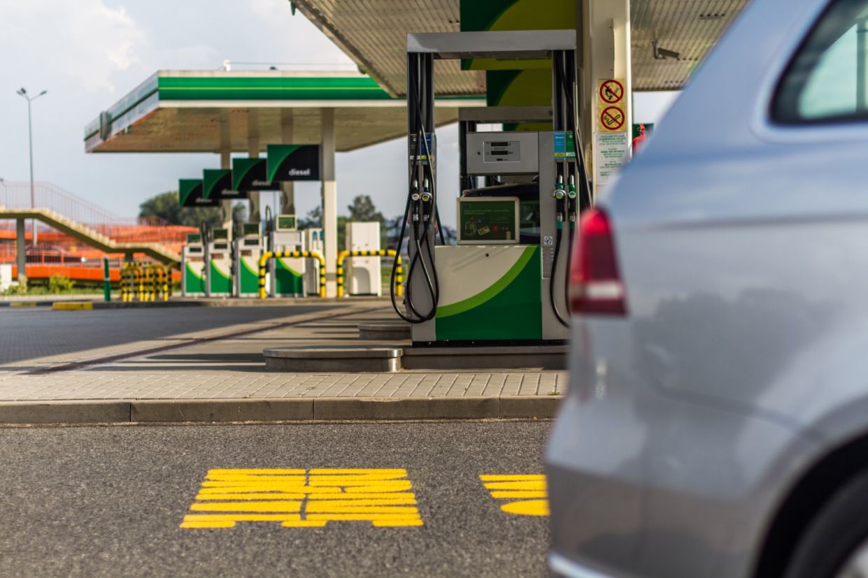 Dia sem imposto: Combustíveis são comercializados a menos de R$ 4