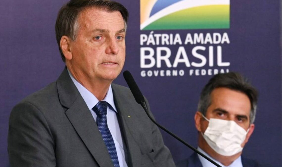 Bolsonaro anuncia recriação de ministério; oficializa Ciro Nogueira como ministro na Casa Civil