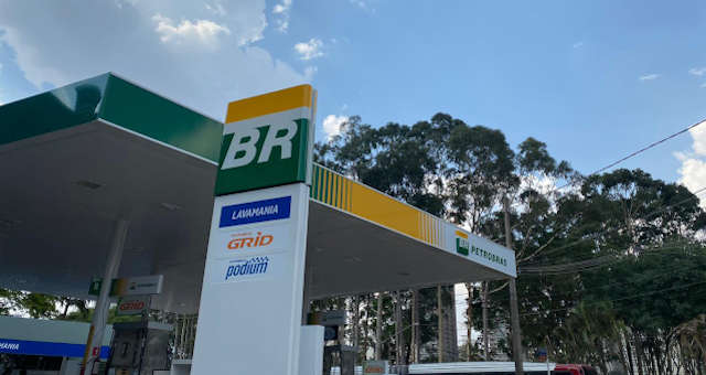 Estrangeiros comprar os 34% da BR Distribuidora (BRDT3) vendidos pela Petrobras (PETR3 e PETR4)
