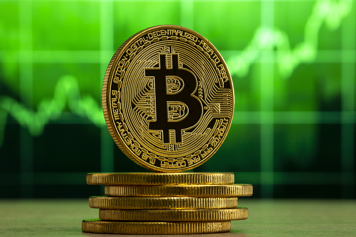 Bitcoin com um fundo verde